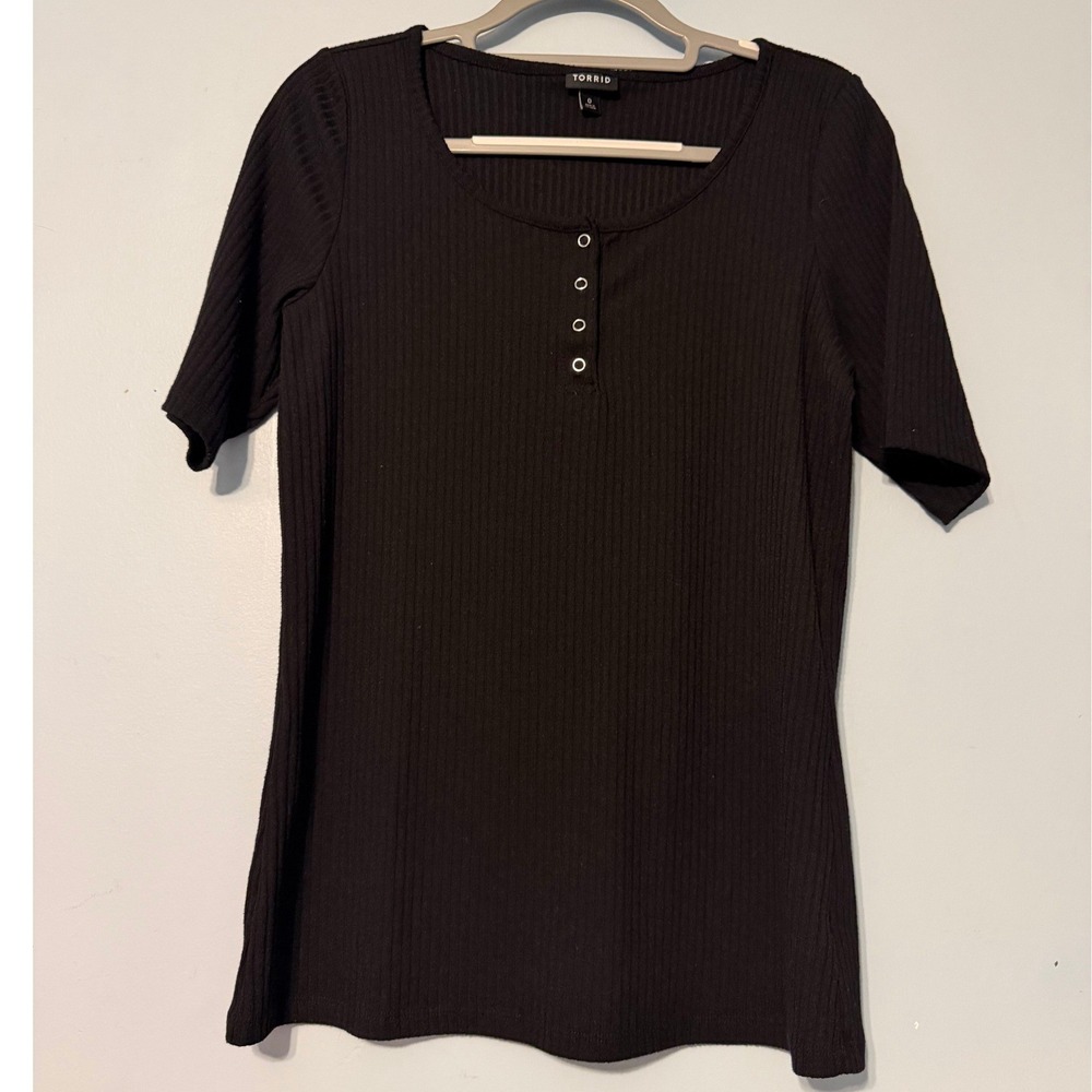 Torrid Women's XL (0) Black Ribbed Henley Short Sleeve Scoop Neck Top 2058